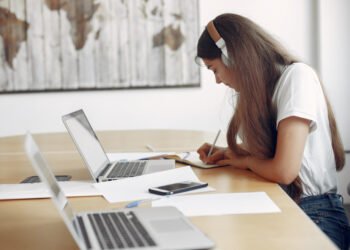 Como escolher notebook para estudar sem pagar demais