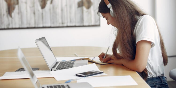Como escolher notebook para estudar sem pagar demais