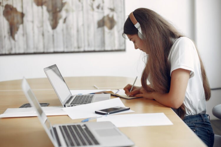 Como escolher notebook para estudar sem pagar demais