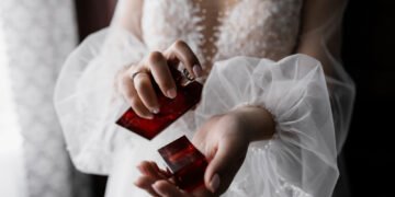 Como fazer o perfume durar mais tempo na pele