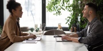 Como melhorar a comunicação no trabalho sem travar