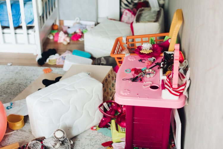 Como reduzir a bagunça no quarto sem virar neura