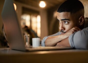 Como sair da procrastinação sem promessas impossíveis