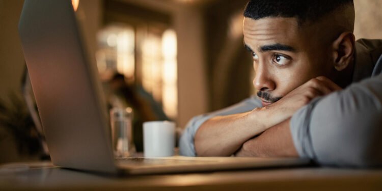 Como sair da procrastinação sem promessas impossíveis