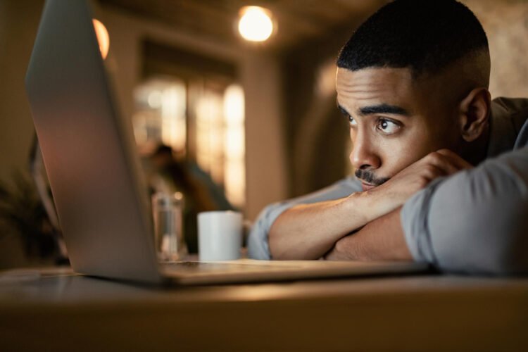Como sair da procrastinação sem promessas impossíveis